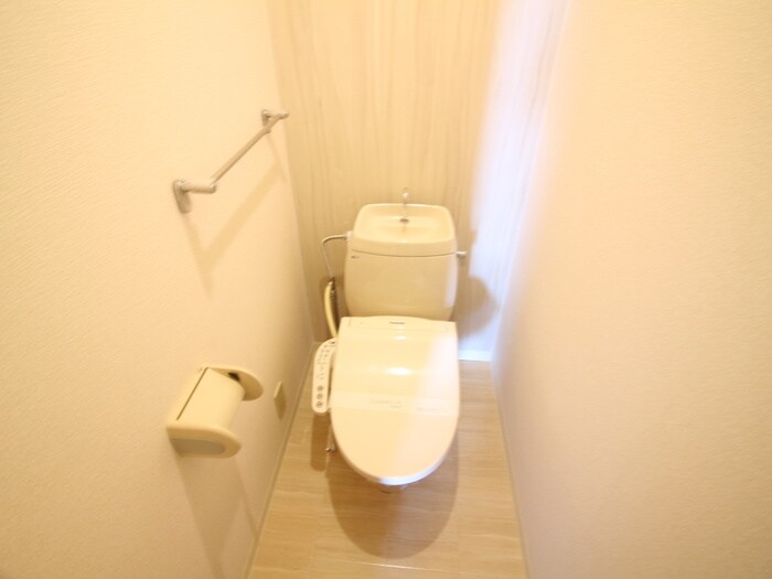 物件内観写真9　(トイレ)