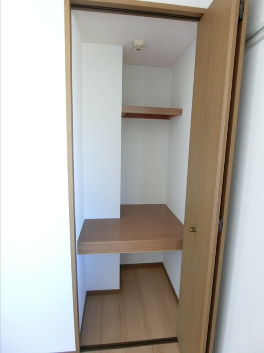 物件内観写真15　(収納)