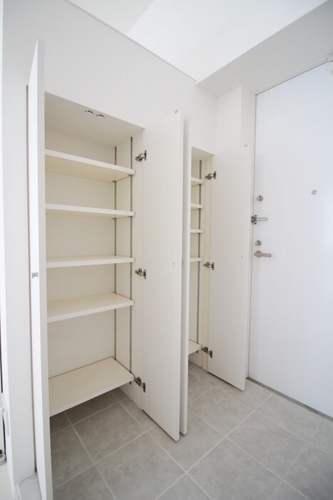 物件内観写真12　(靴箱)