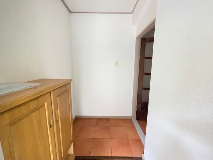 物件内観写真16　(玄関)