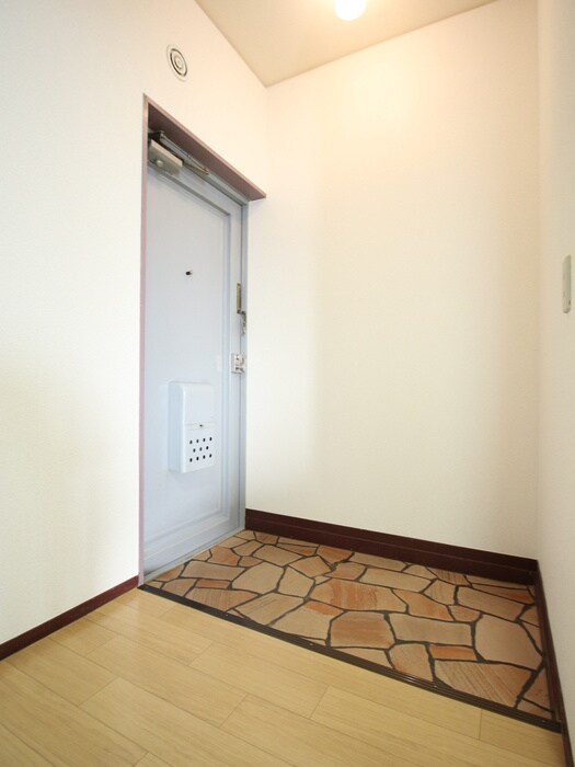 物件内観写真16　(玄関)