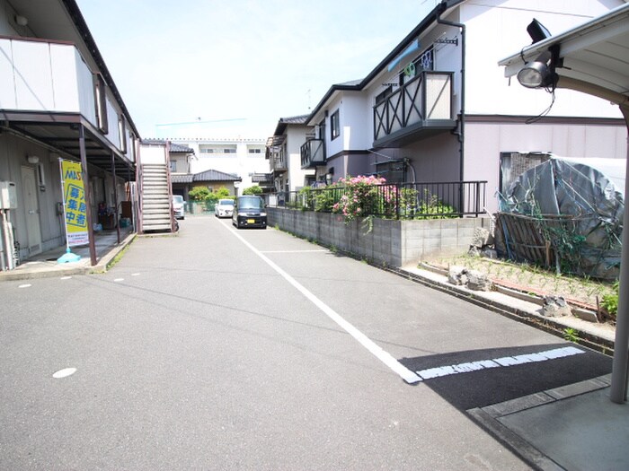 物件外観写真4　(駐車場)