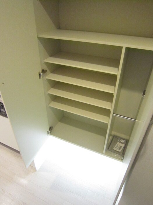 物件内観写真12　(靴箱)
