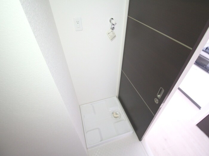 物件内観写真13　(洗濯機置場)