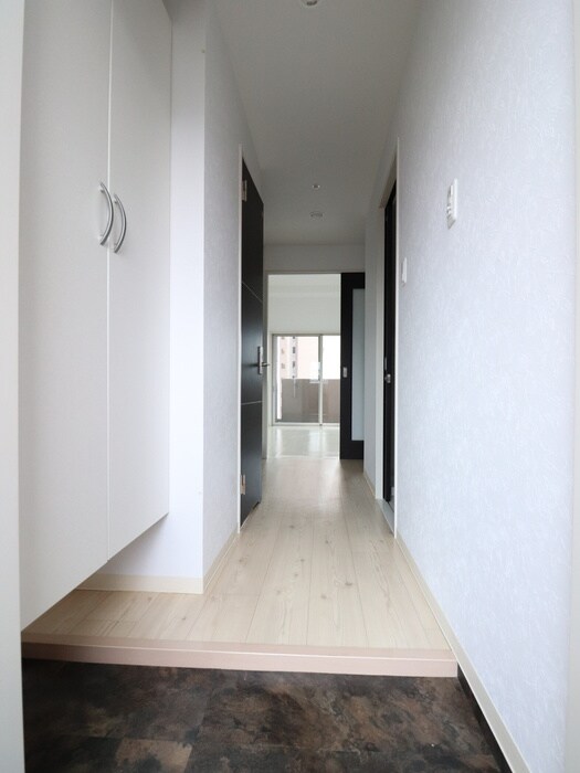 物件内観写真13　(玄関)