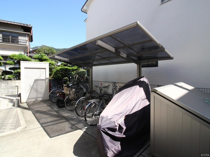 物件外観写真3　(駐輪場)