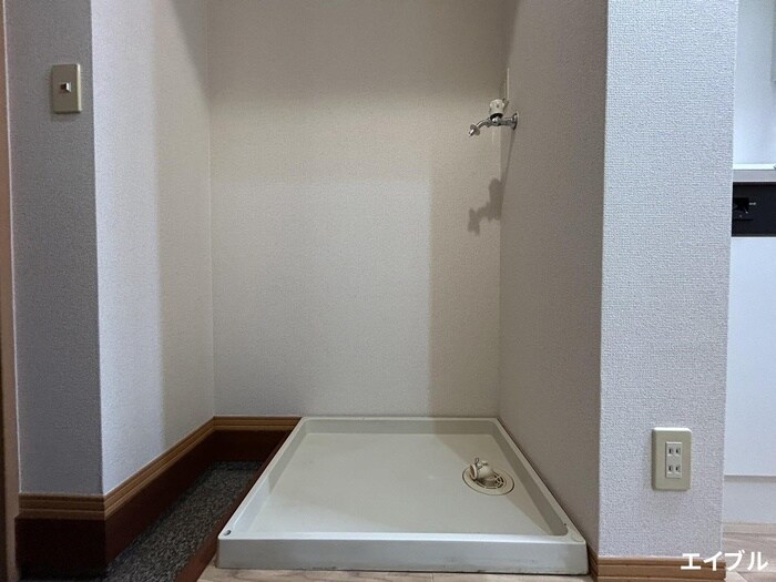 物件内観写真14　(洗濯機置場)