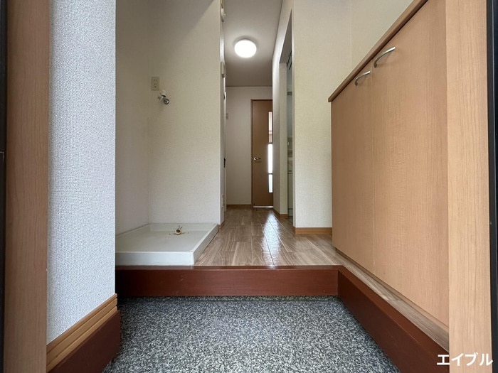 物件内観写真16　(玄関)