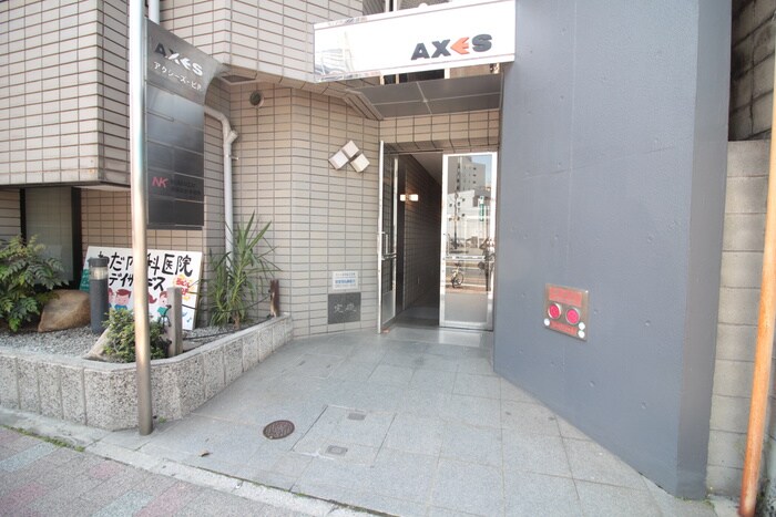 物件外観写真5　(エントランス部分)