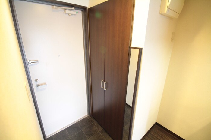 物件内観写真13　(玄関)