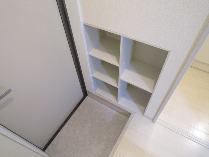 物件内観写真9　(玄関)