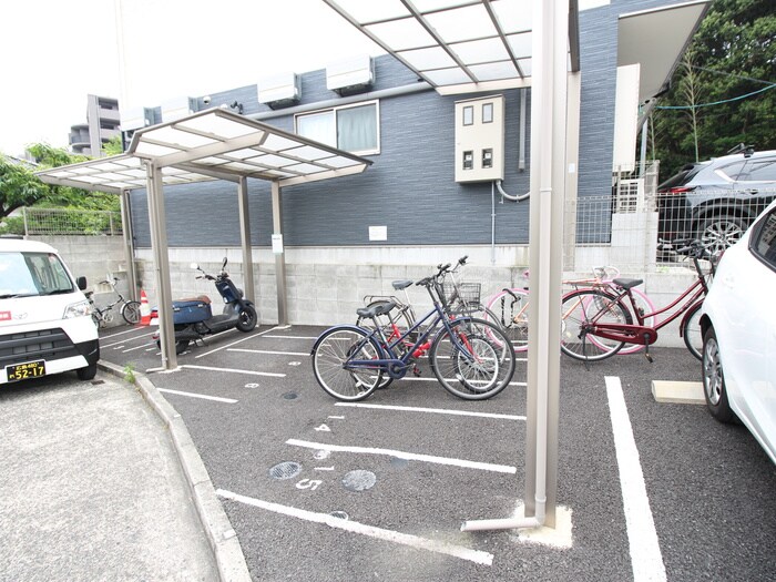 物件外観写真3　(駐輪場)