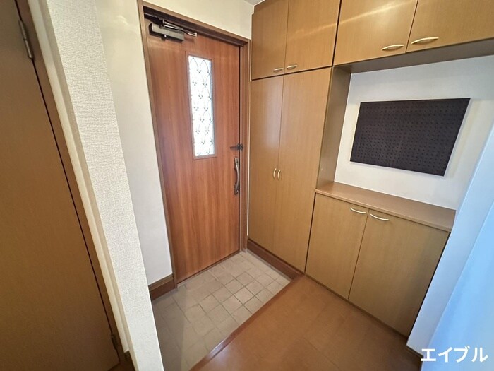 物件内観写真9　(玄関)