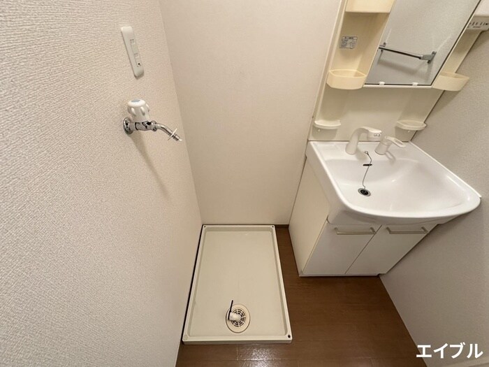 物件内観写真13　(洗濯機置場)