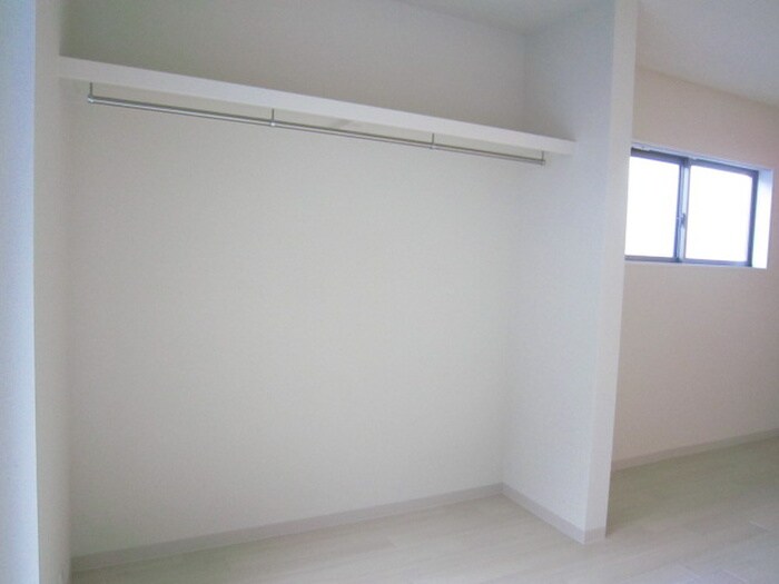 物件内観写真12　(収納)