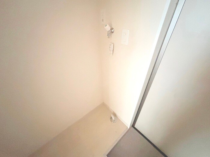 物件内観写真16　(洗濯機置場)