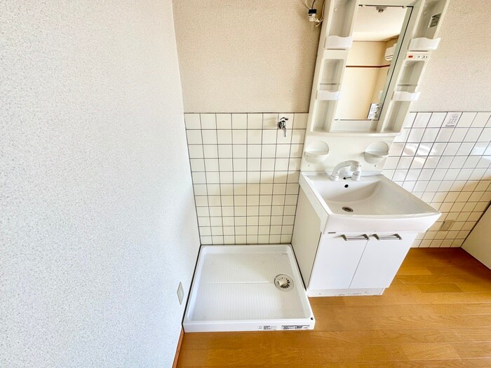 物件内観写真12　(洗濯機置場)