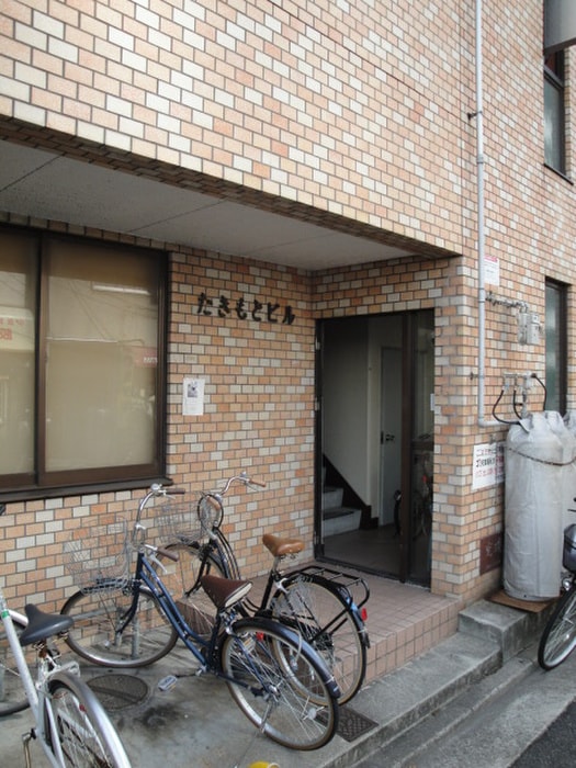 物件外観写真2　(エントランス部分)