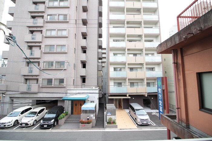 物件内観写真11　(室内からの展望)