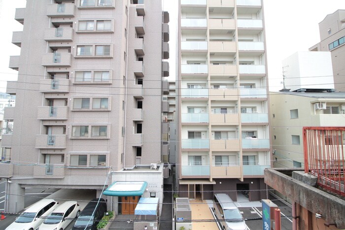 物件内観写真11　(室内からの展望)