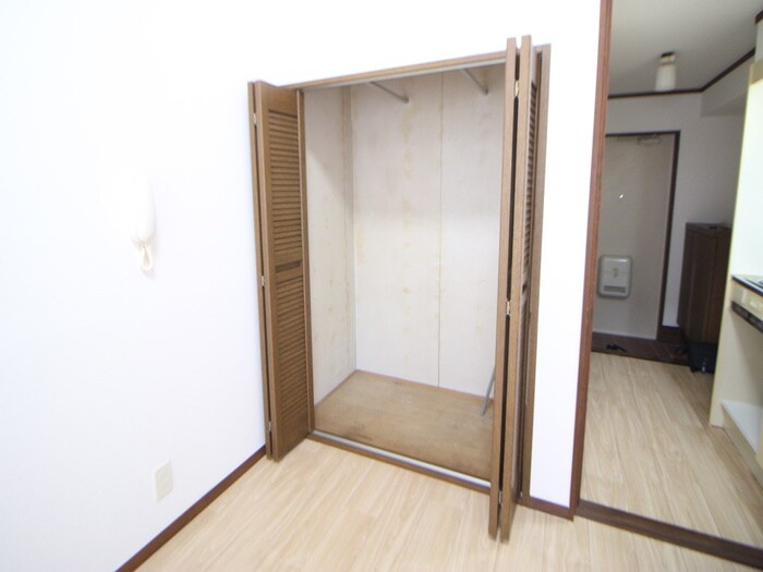 物件内観写真12　(収納)