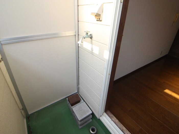 物件内観写真14　(洗濯機置場)