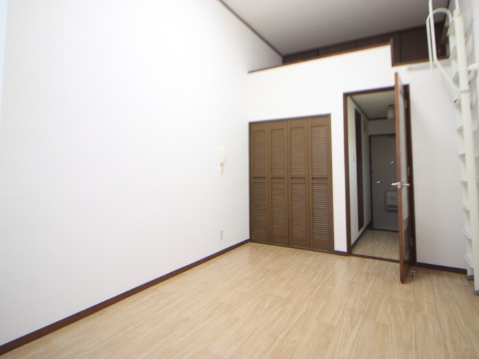 物件内観写真16　(室内からの展望)