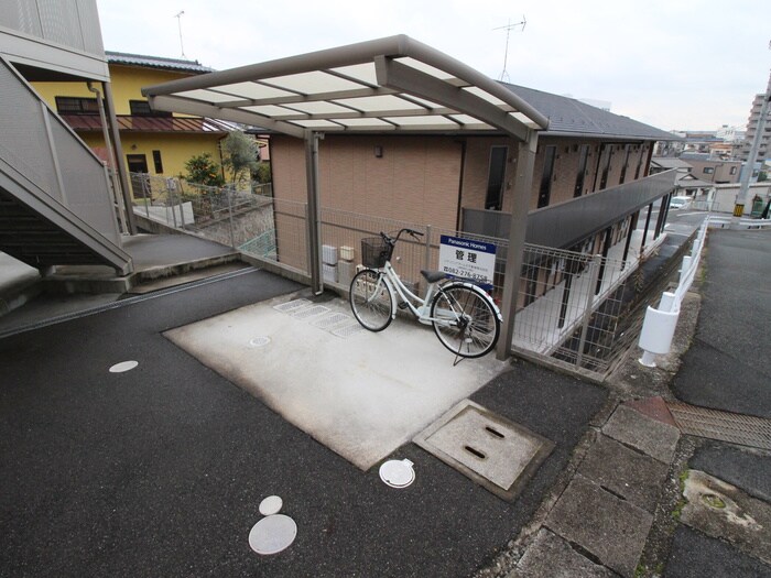 物件外観写真3　(駐輪場)