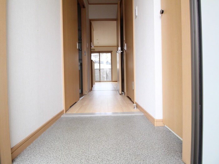 物件内観写真14　(玄関)