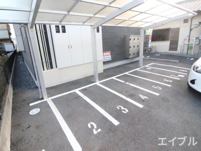 物件外観写真3　(駐輪場)