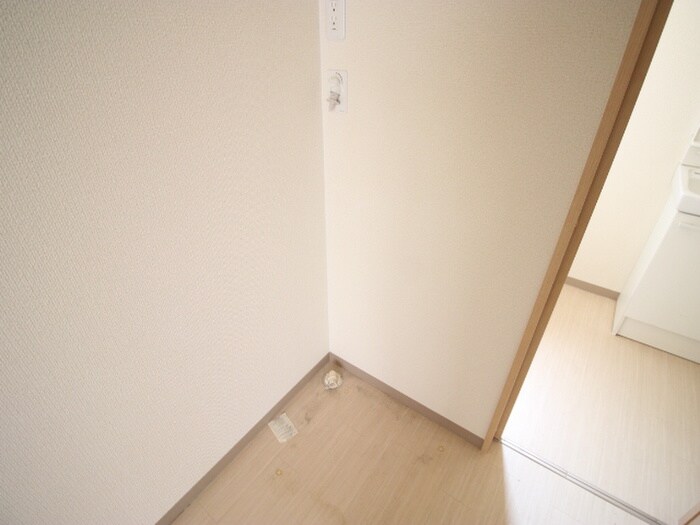 物件内観写真13　(洗濯機置場)