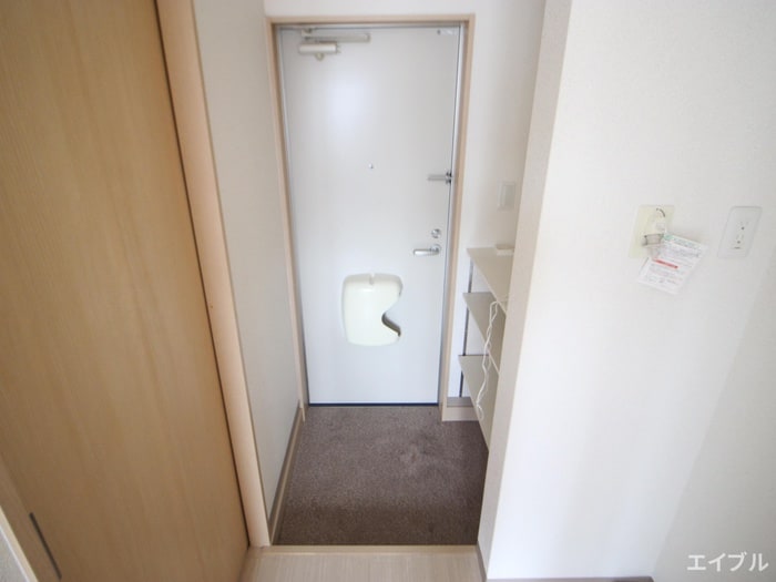 物件内観写真13　(玄関)