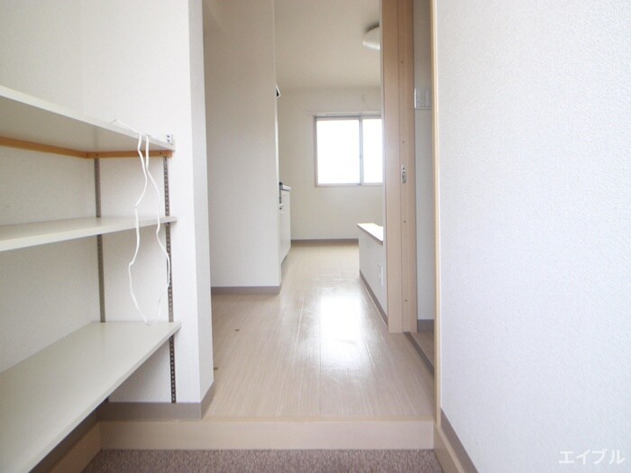 物件内観写真17　(廊下)