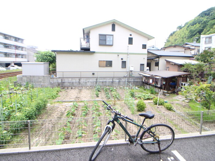 物件内観写真22　(室内からの展望)