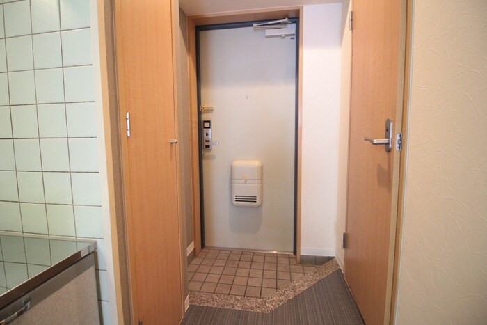 物件内観写真19　(玄関)