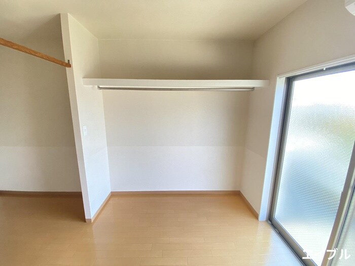 物件内観写真12　(収納)