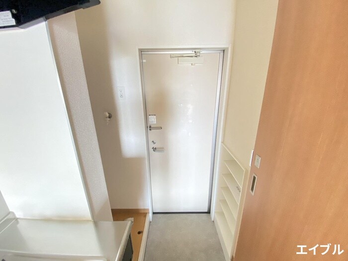 物件内観写真13　(玄関)