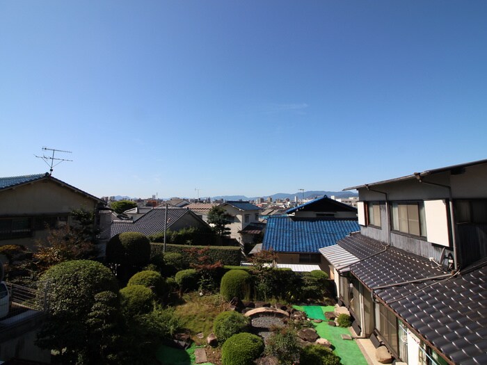 物件内観写真16　(室内からの展望)