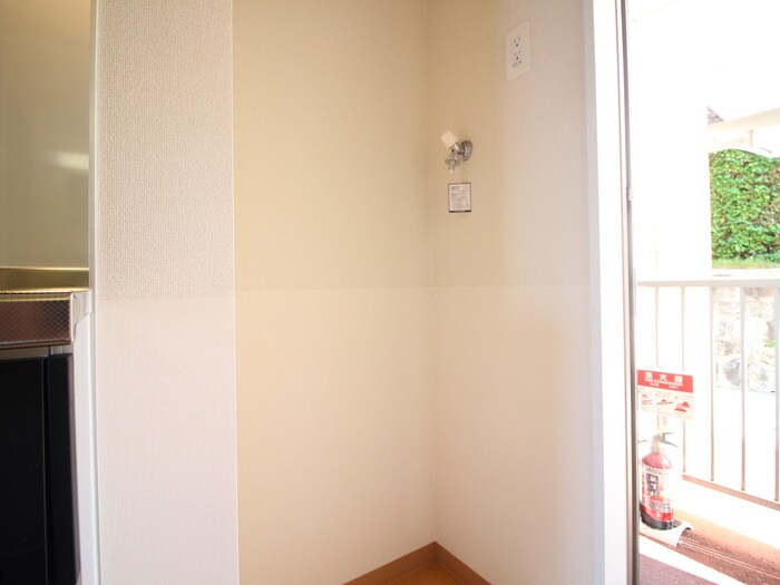 物件内観写真17　(洗濯機置場)