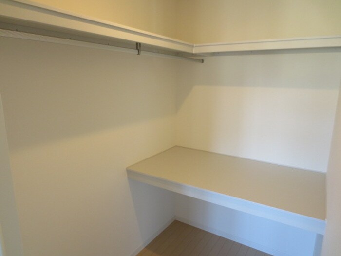 物件内観写真10　(収納)