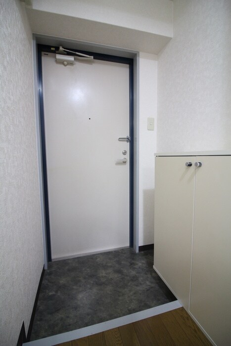 物件内観写真13　(玄関)