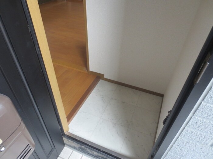 物件内観写真9　(玄関)