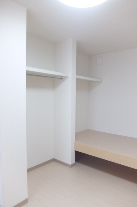 物件内観写真8　(収納)