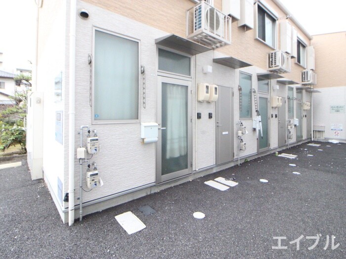 物件外観写真5　(エントランス部分)