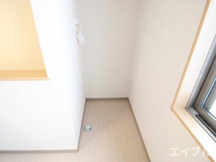物件内観写真21　(洗濯機置場)