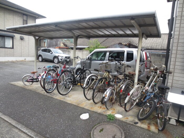 物件外観写真3　(駐輪場)