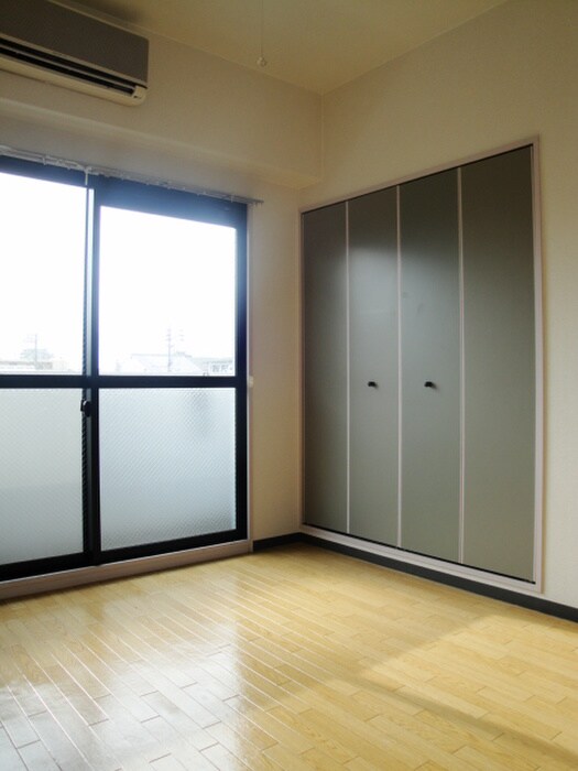 物件内観写真12　(室内からの展望)