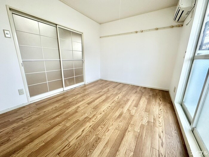 物件内観写真4　(居室)