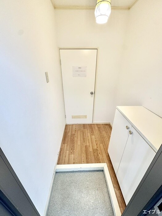物件内観写真10　(玄関)