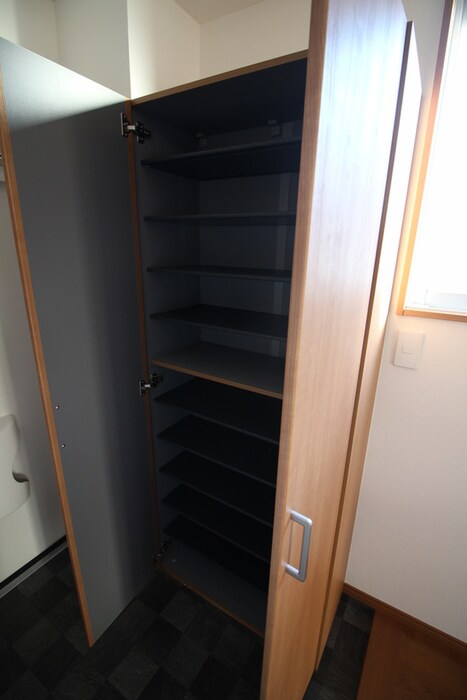 物件内観写真10　(靴箱)